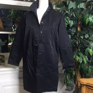 EUC Eddie Bauer Black Raincoat, M